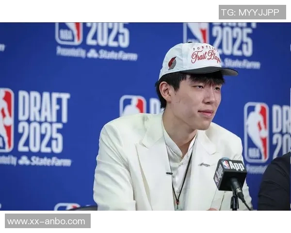 杨瀚森在对手突破时如陷泥潭提升移动速度是他亟需解决的问题